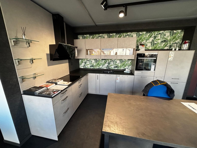 Nobilia Einbauküche Musterabverkauf Beton Hell Progress Geräte