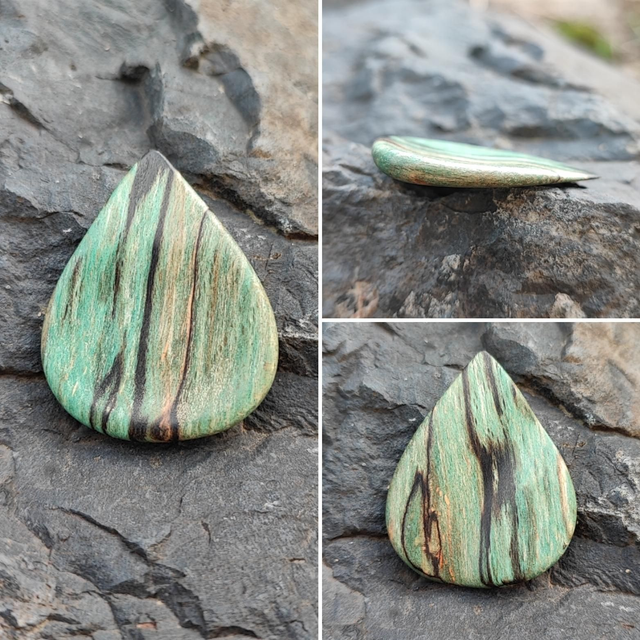 Médiator en Bois de Hêtre Échauffé stabilisé vert