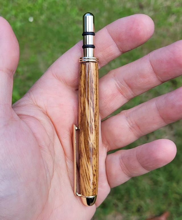 Découd-vite doré en zebrano