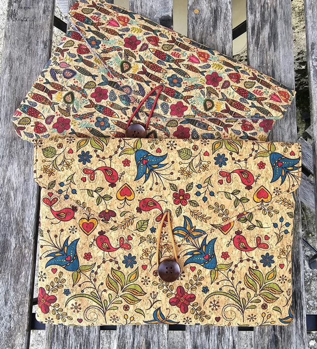 Housse de tablette (Ipad) ou petit ordinateur en liège imprimé 33cm x 25.5cm