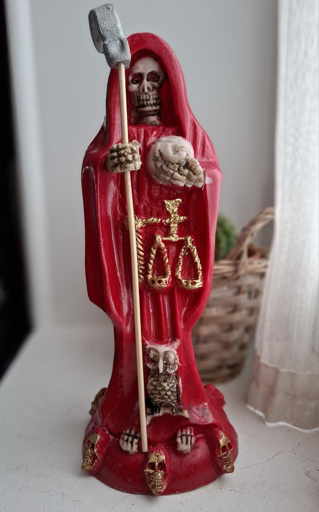 Statue Santa Muerte rouge 25cm