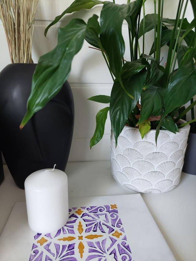 Laatta, Käsinmaalattu, 25x20cm, okra-violetti