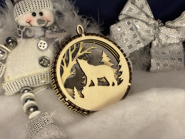 Boules de Noël en bois blanc multicouche – Scènes hivernales (10 modèles au choix)