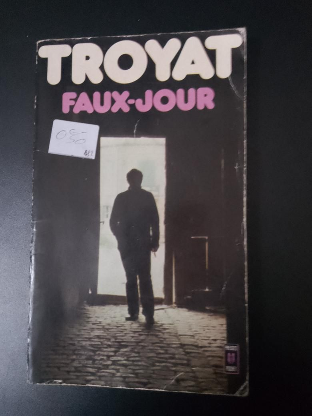 Faux-jour, Troyat
