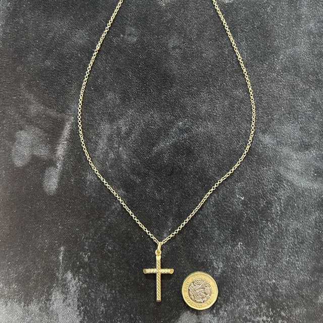 9ct gold cross and necklace