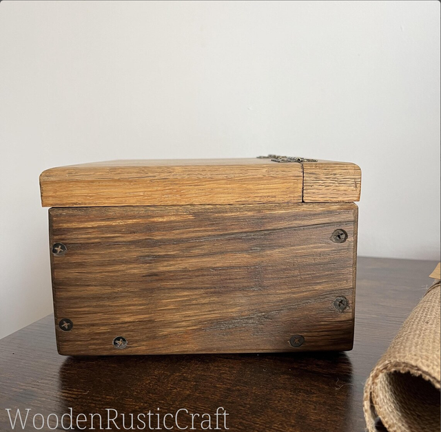 Rustic Red Oak Keepsake Chest with Jute Placemat