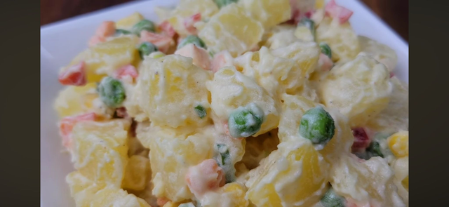  Potato Salad - Large Tray (18-20 servings) 