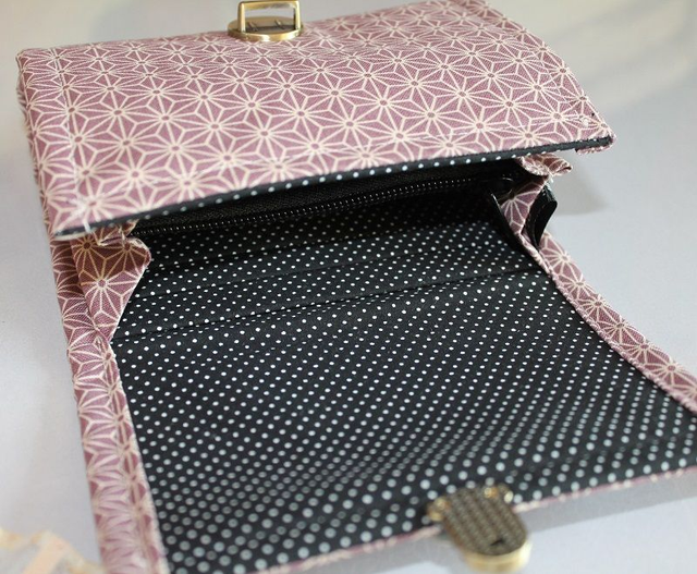 Portefeuille court à fermoir &quot;Asanoha&quot; violet