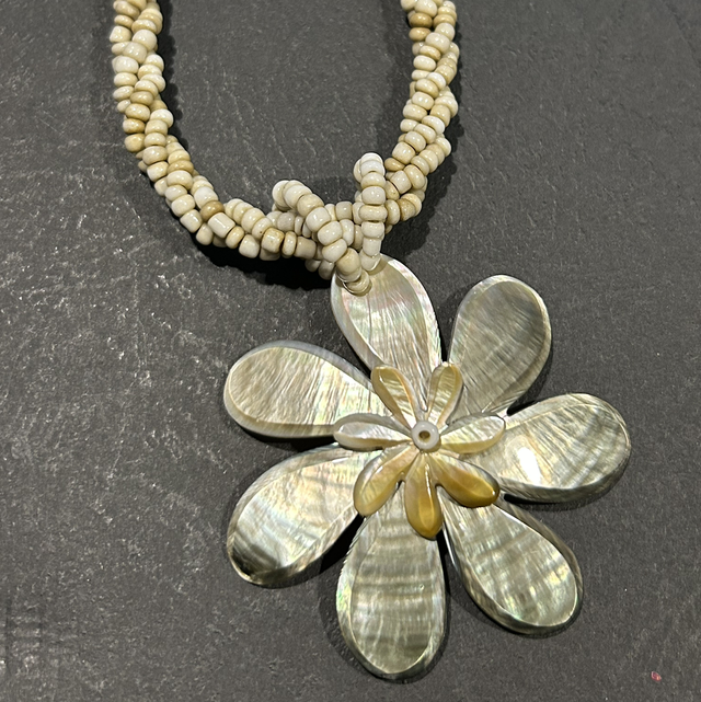 Collier Hauou