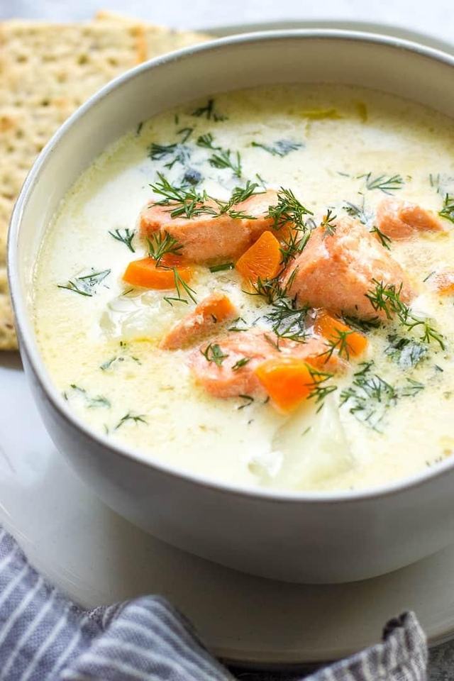 Menu 2. Scandinavische mosterdsoep met zalm en soepstengels