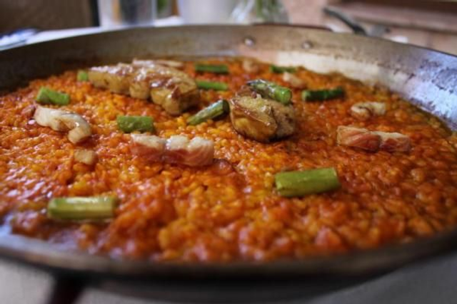Arroz de anguila ahumada,foie y trigueros.