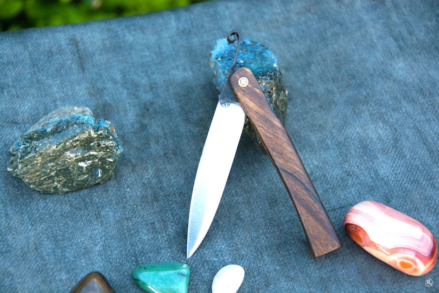 Piémontais forgé noyer