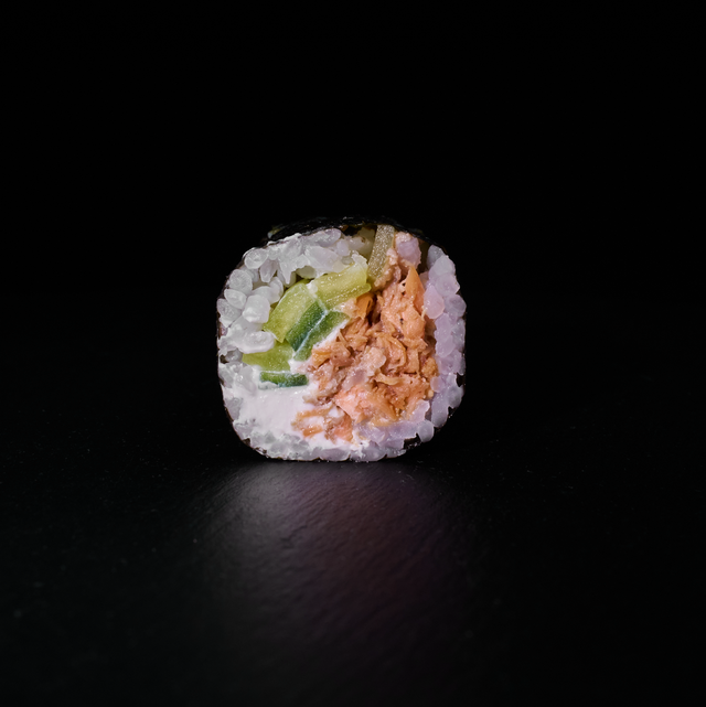 #47 Maki salmón frito 