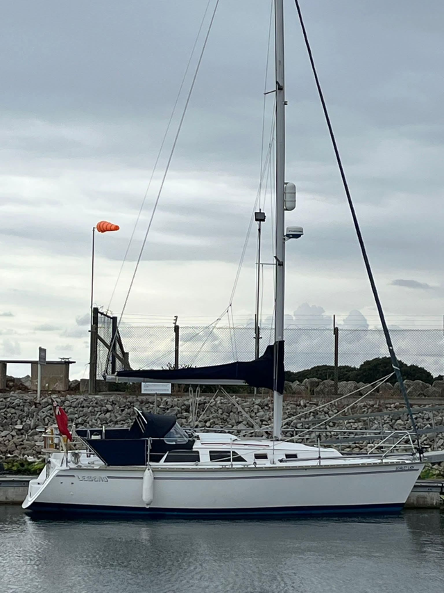 Hunter Legend 28