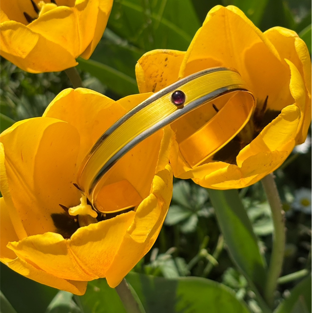 JAUNE Bracelet Marqueterie de paille et petit grenat 