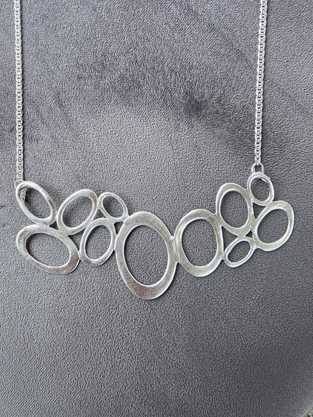 Bubbles statment necklace