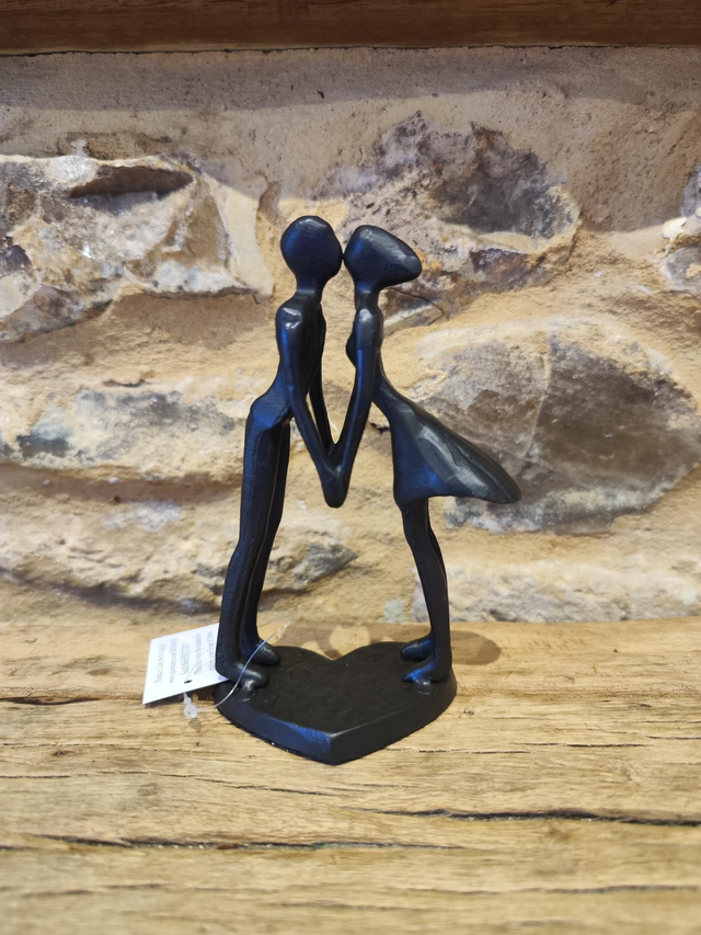 Kissing Couple Metal Sculpture 