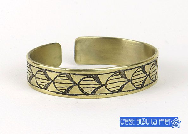Bracelet laiton gravé patiné