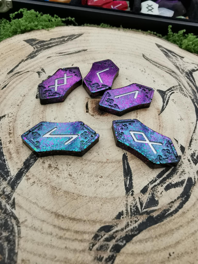 Holographique violette, bleue et vertes