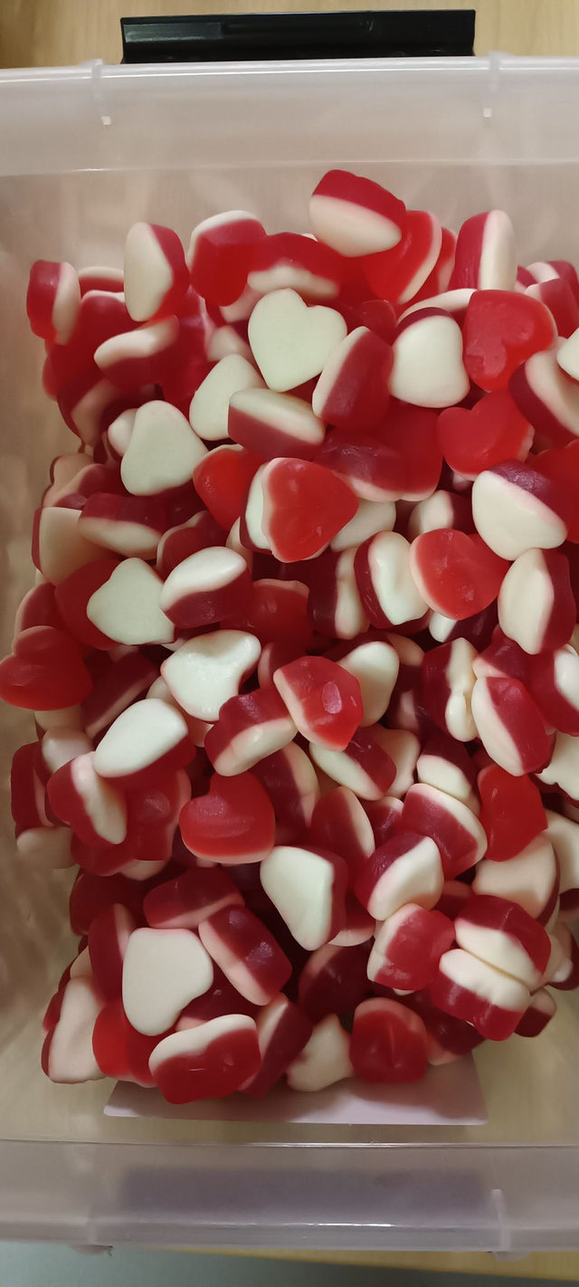 PETIT COEUR FRAISE CREME(VENDU PAR 100G)