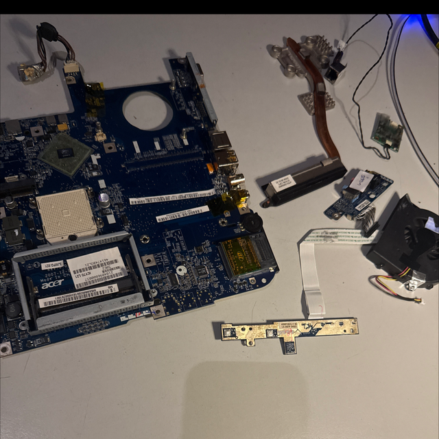 1145-Acer Laptop Mainboard Ersatzteil-Set / Bastler-Konvolut mit Lüfter, Kühler & WLAN-Karte