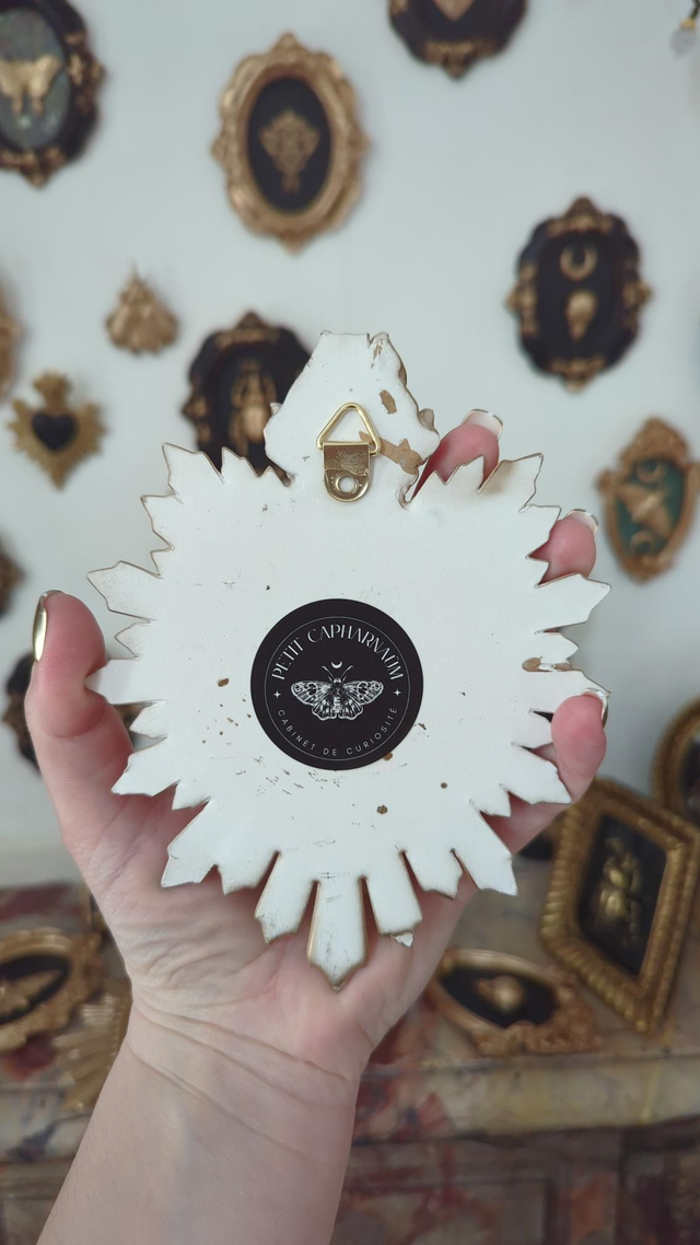 Décoration murale cœur ex-voto blanc et doré