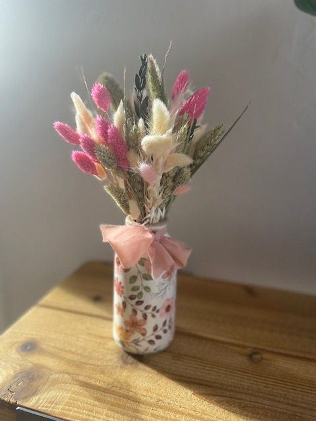 Bouquet “Éclat Pastel Bohème” – Fleurs Séchées &amp; Vase Floral