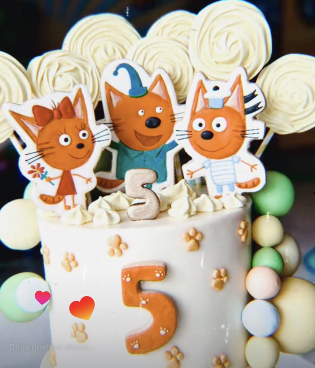 Cake Topper - décoration de gâteau d'anniversaire - A PERSONNALISER