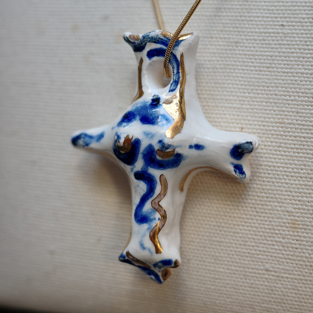 Ceramic jewellery White cross
