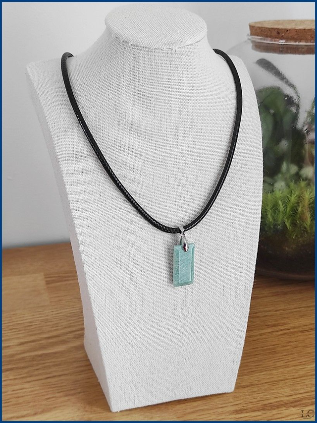 Collier cordon cuir et pierre Amazonite