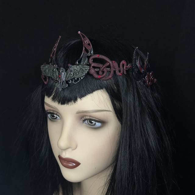 Lilith tiara 