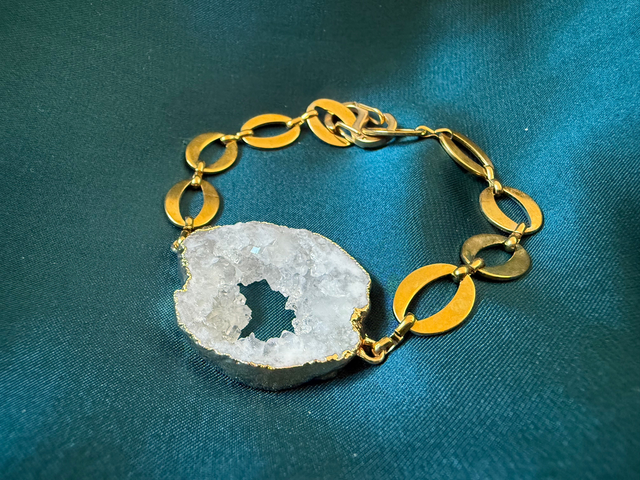 Agate crystals bracelet