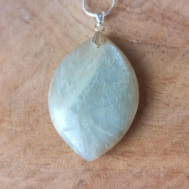 Pendentif "Séléné" Pierre de lune AA