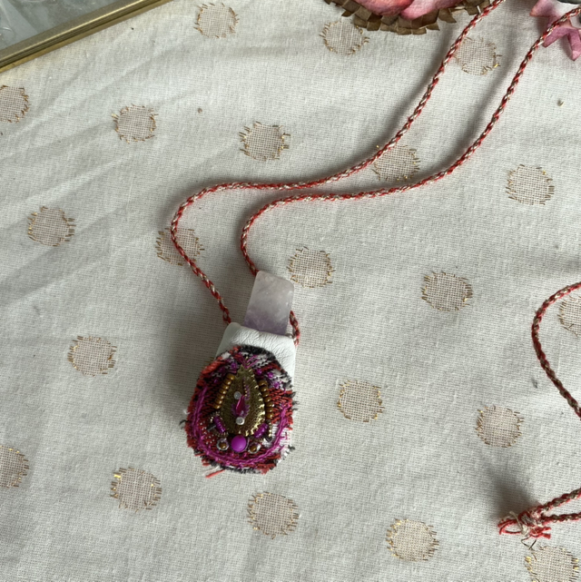 Collier sac médecine améthyste 
