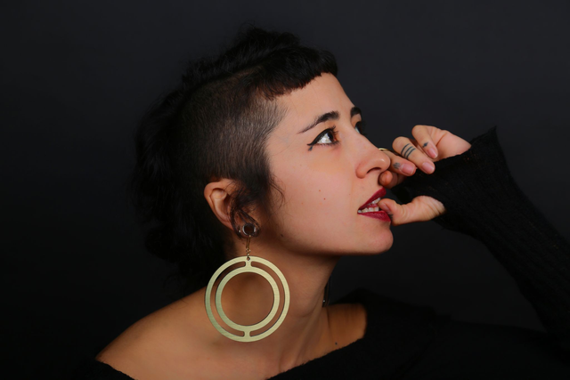 Boucles d&#039;oreilles &quot;pleine lune&quot; - aluminium brossé - Collection Arasy