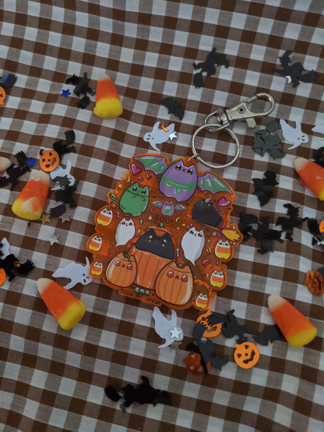 Halloween Kitties Charm, halloween decorations, halloween decor, spooky month,spooky gifts, spooky but scary, octoberfest, pumpkin decor, GITD