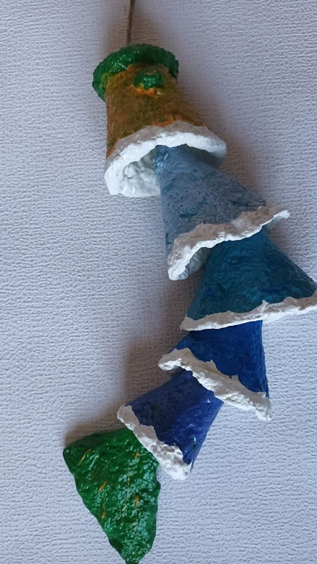 SUSPENSION POISSON BLEU, en papier mâché, fait main, décoration ou cadeau unique, 32 cm de haut