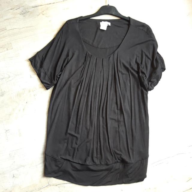 Tee-shirt taille 38/40 ..Colline 