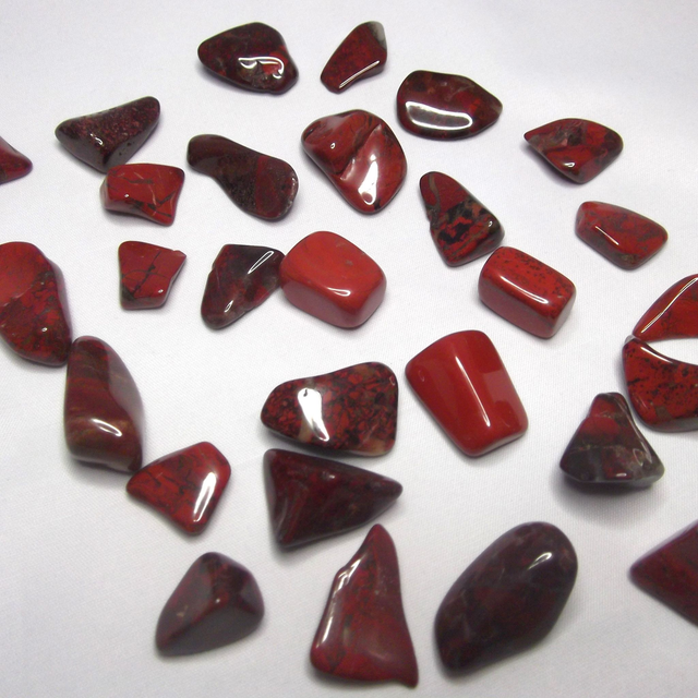 Red jasper tumble stones