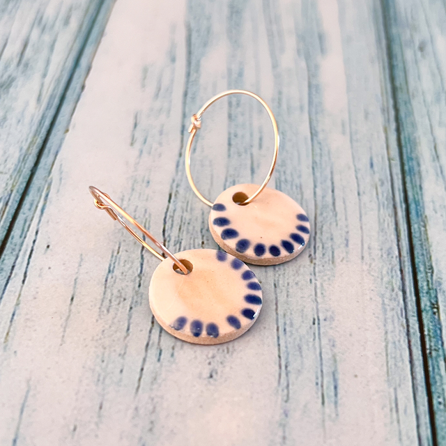 Boucles d’oreilles bleu encre