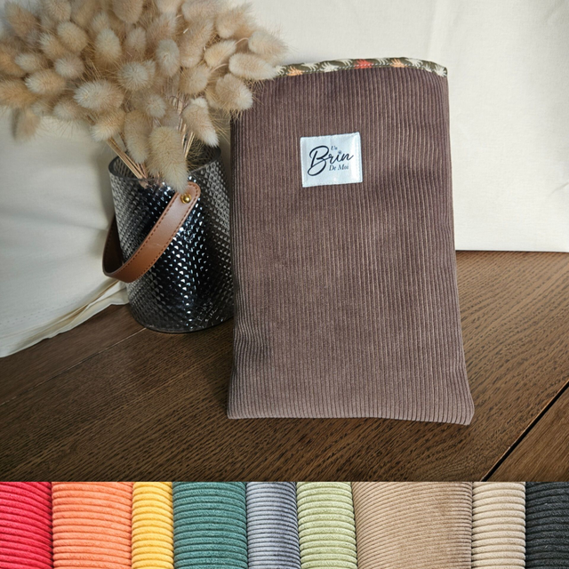 Personnalisez votre housse de livre en velours côtelé marron