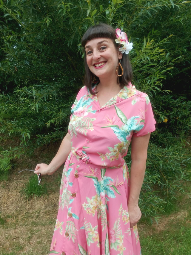 Haut chemisier à nouer tropical/tiki rose