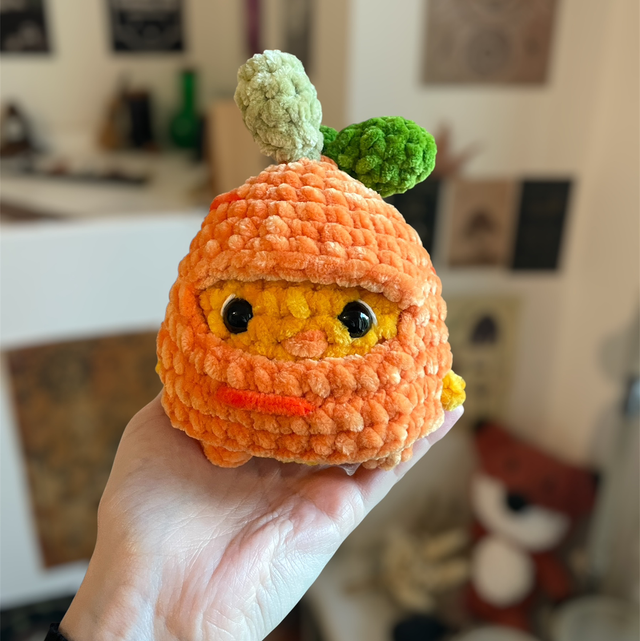 Poussin costume carotte