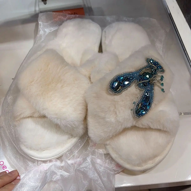  Large Jewelled Lobster Slippers in Cream/Blue
