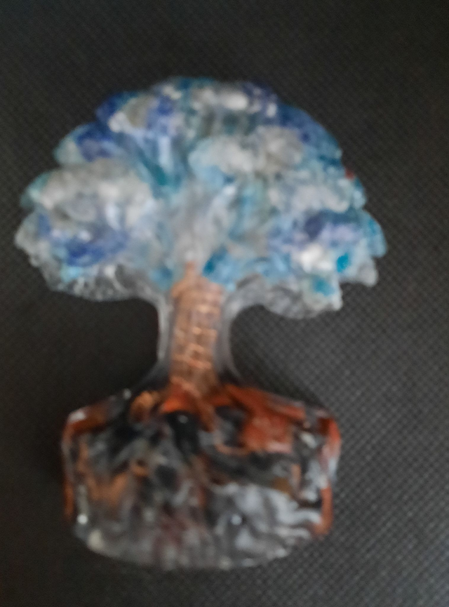 Arbre décoration Apatite bleue / Jaspe rouge / Lapis Lazuli / Tourmaline noire / Sélénite