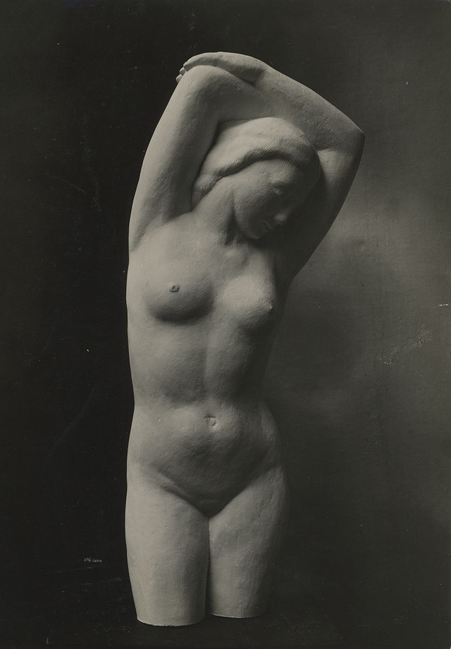 Bather, sculpture de Troy Sheldon, 1924