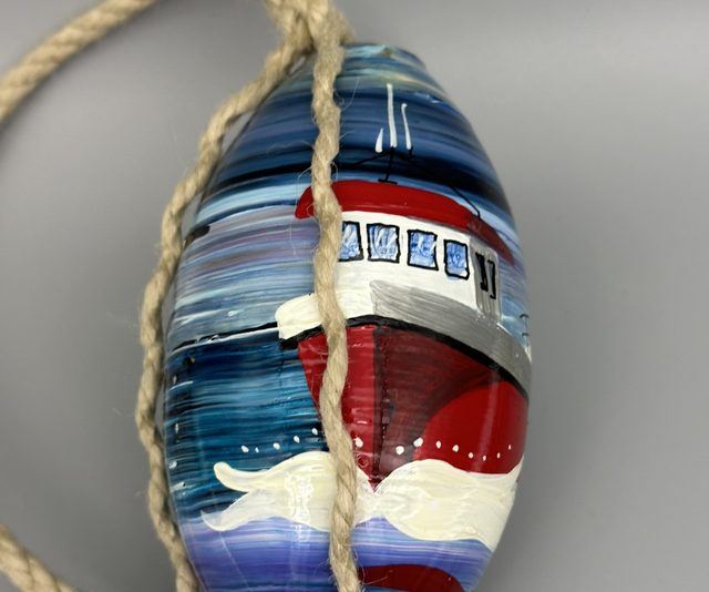 Small float red boat! 