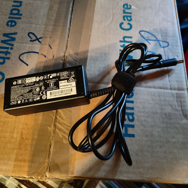 Original HP Safety Mark 140 333-11 65W 19,5V-3,33A