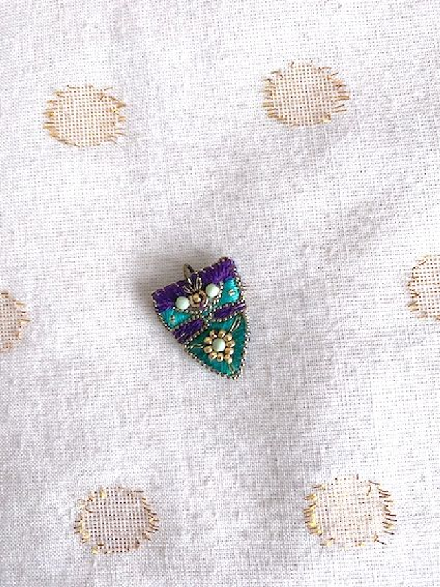 Mini pendentif flèche violet