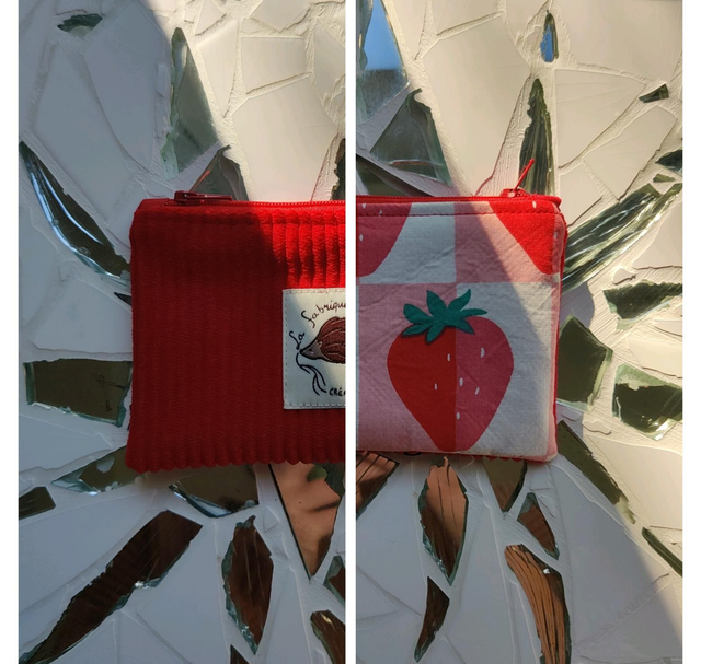 Petite pochette / porte monnaie fraise 